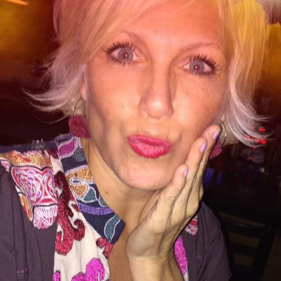 Meet your Posher, Michelle - Picture 1 of 1